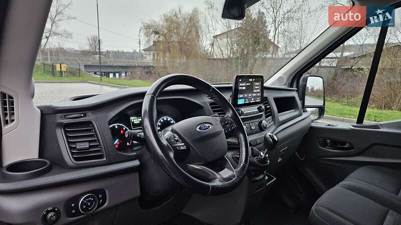 Вантажний фургон Ford Transit 2021 в Бережанах