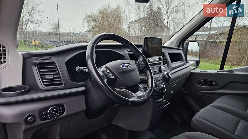 Вантажний фургон Ford Transit 2021 в Бережанах