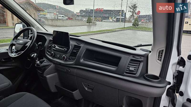 Вантажний фургон Ford Transit 2021 в Бережанах