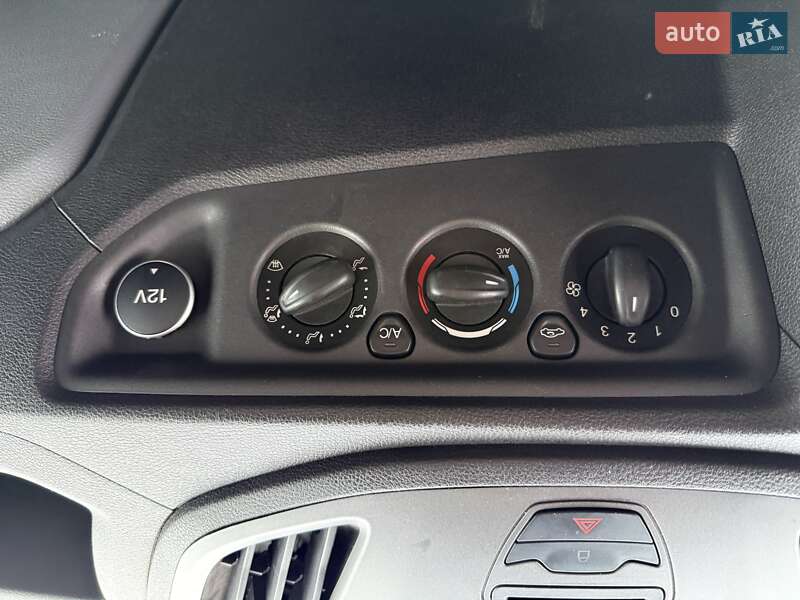 Грузовой фургон Ford Transit 2015 в Киеве