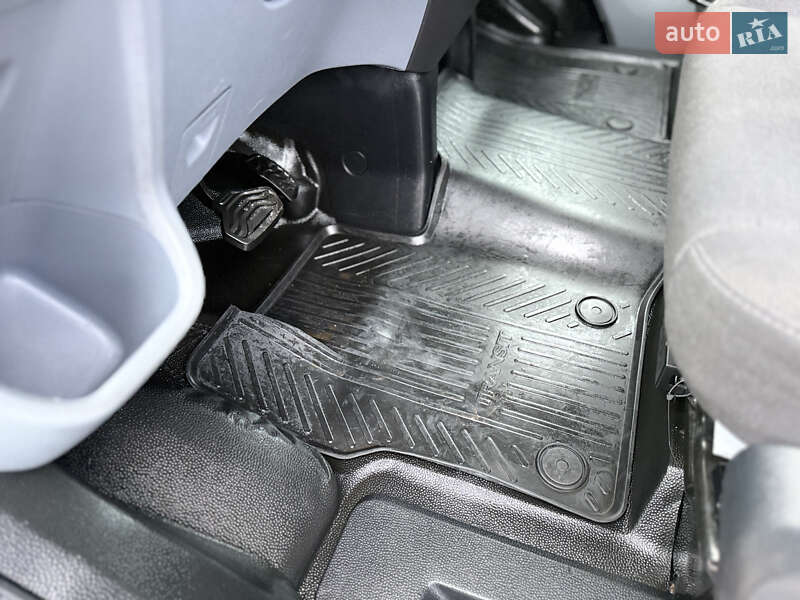 Грузовой фургон Ford Transit 2019 в Ровно