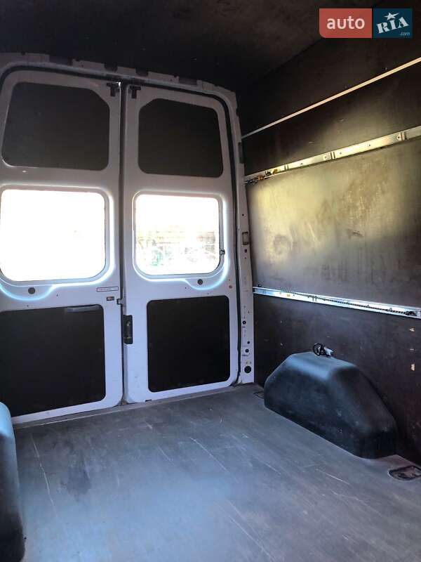 Грузовой фургон Ford Transit 2012 в Виннице