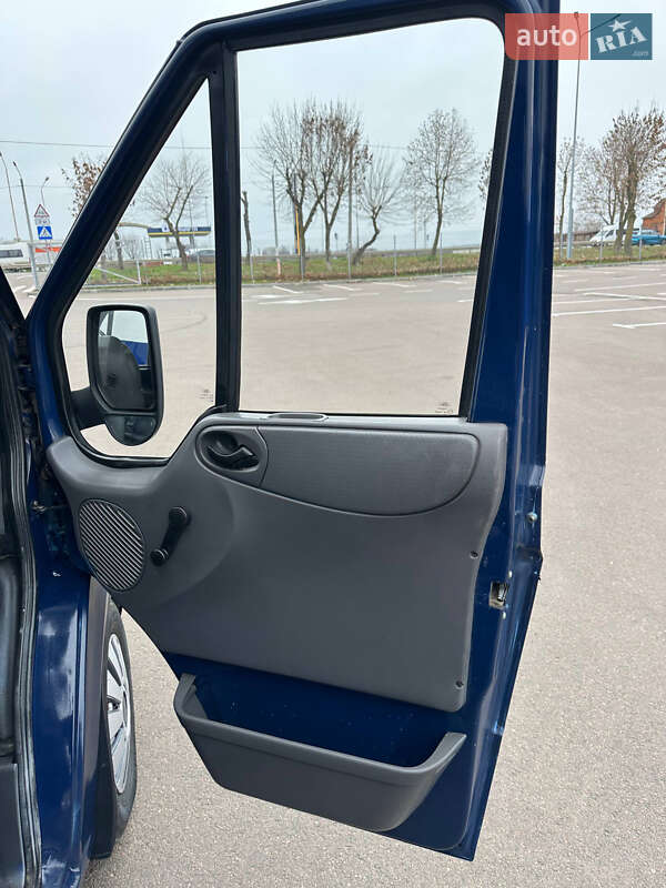 Грузопассажирский фургон Ford Transit 2005 в Николаеве фото 11 Грузопассажирский фургон Ford Transit 2005 в Николаеве