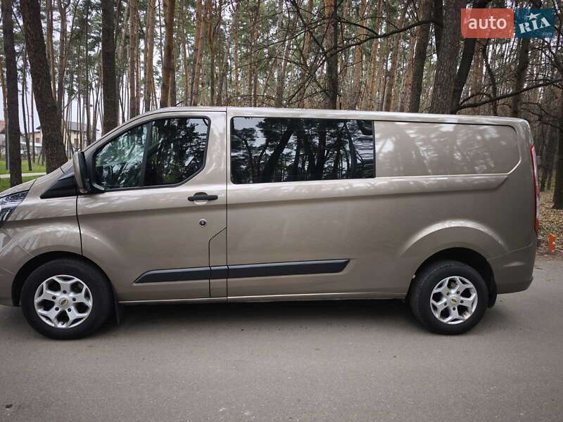 Вантажопасажирський фургон Ford Transit 2020 в Києві