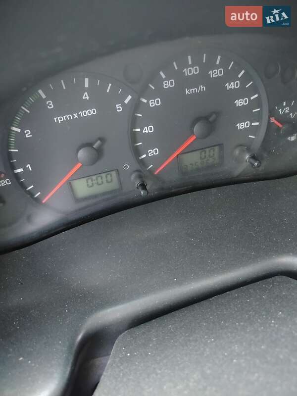 Грузопассажирский фургон Ford Transit 2005 в Кременчуге фото 2 Грузопассажирский фургон Ford Transit 2005 в Кременчуге