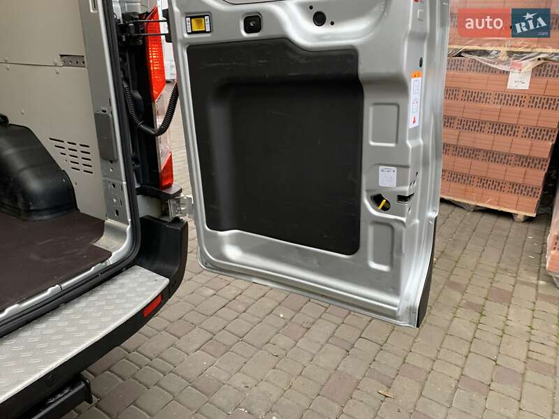 Микроавтобус грузовой (до 3,5т) Ford Transit 2020 в Ровно фото 18 Микроавтобус грузовой (до 3,5т) Ford Transit 2020 в Ровно