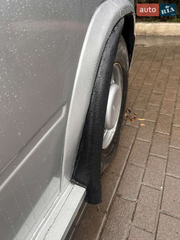 Грузовой фургон Ford Transit 1998 в Виннице