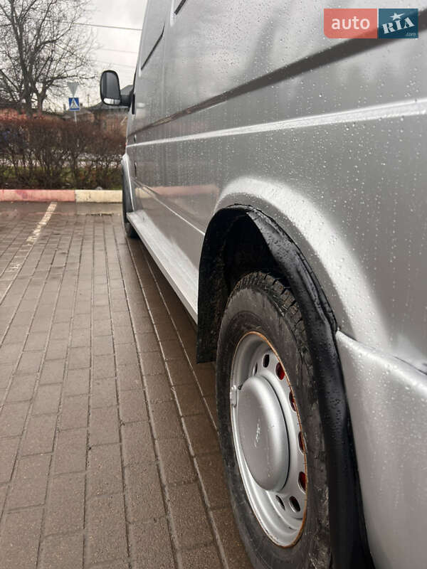Грузовой фургон Ford Transit 1998 в Виннице