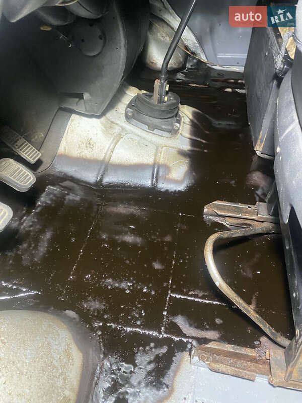 Грузовой фургон Ford Transit 1998 в Виннице