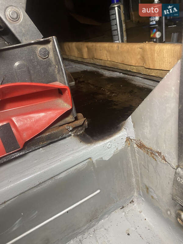 Грузовой фургон Ford Transit 1998 в Виннице