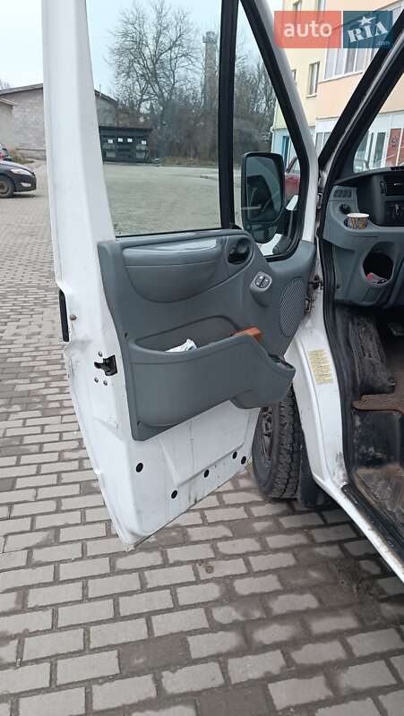 Мінівен Ford Transit 2011 в Києві фото 9 Мінівен Ford Transit 2011 в Києві