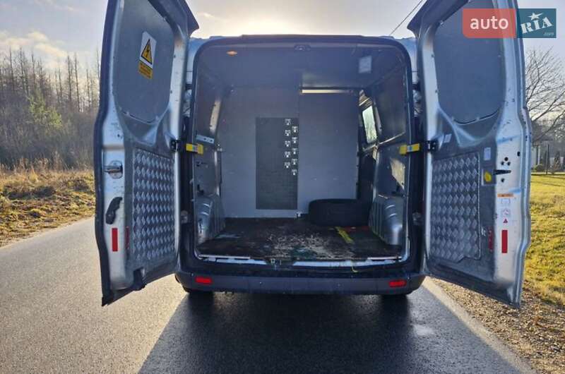 Грузовой фургон Ford Transit 2015 в Ровно