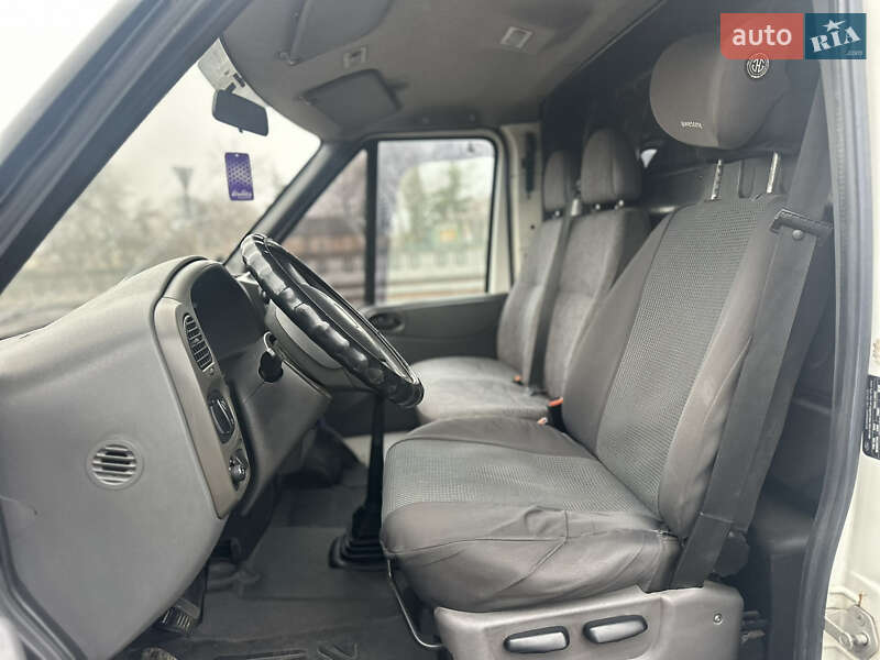 Грузовой фургон Ford Transit 2005 в Первомайске