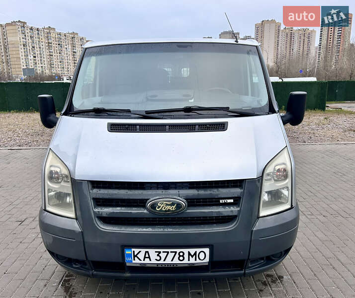 Грузовой фургон Ford Transit 2006 в Киеве