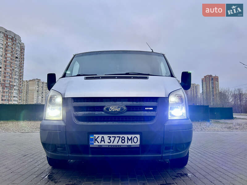Грузовой фургон Ford Transit 2006 в Киеве