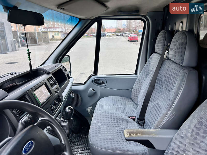 Грузовой фургон Ford Transit 2006 в Киеве