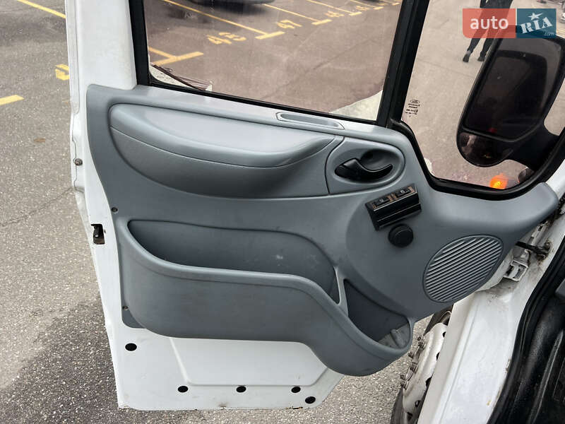 Грузовой фургон Ford Transit 2006 в Киеве
