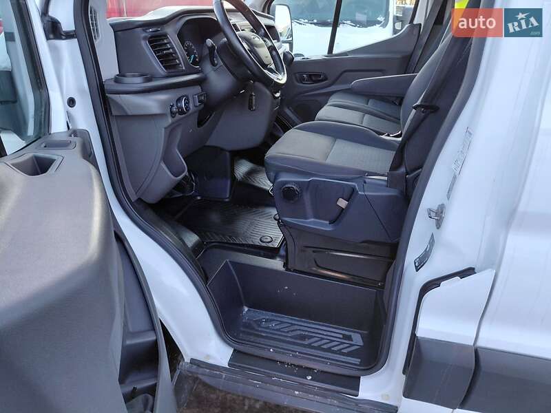 Вантажний фургон Ford Transit 2020 в Івано-Франківську