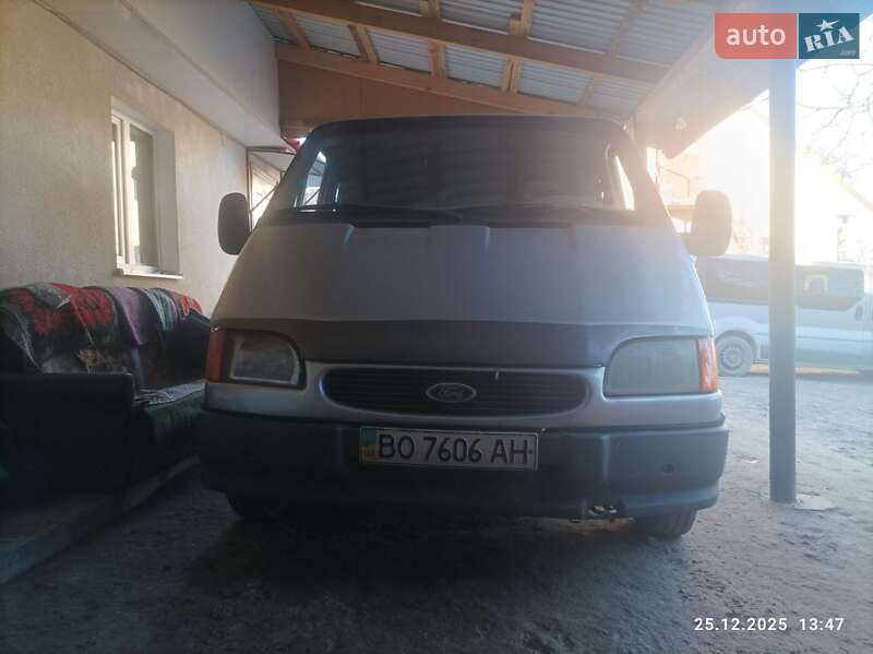 Минивэн Ford Transit 1998 в Почаеве