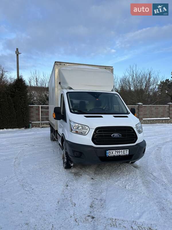 Грузовой фургон Ford Transit 2016 в Волочиске