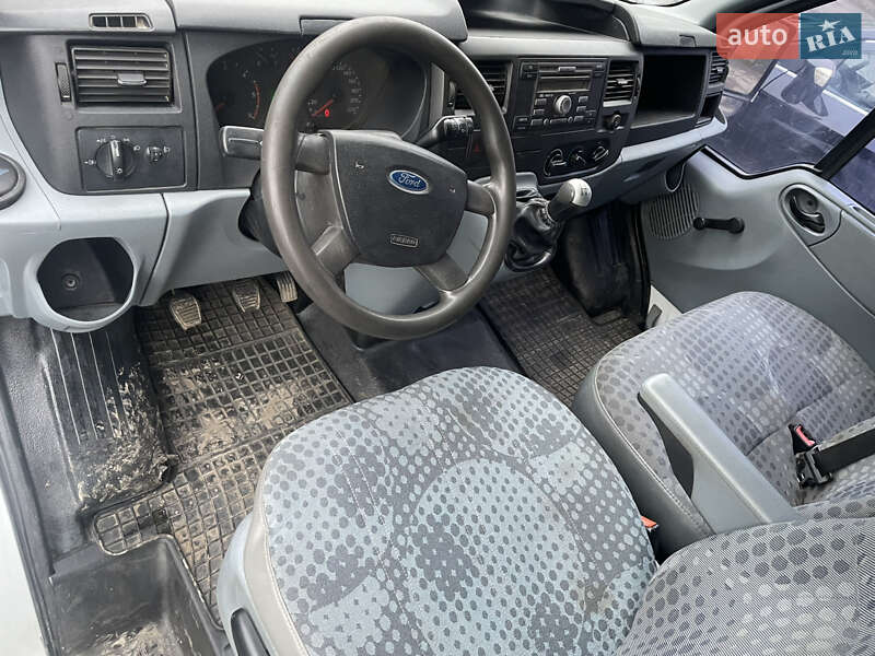 Вантажний фургон Ford Transit 2008 в Івано-Франківську