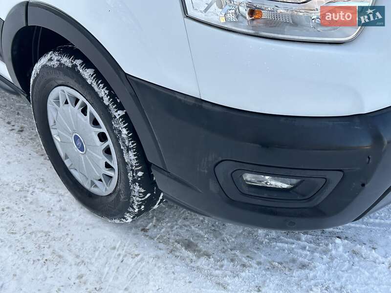 Грузовой фургон Ford Transit 2021 в Ирпене