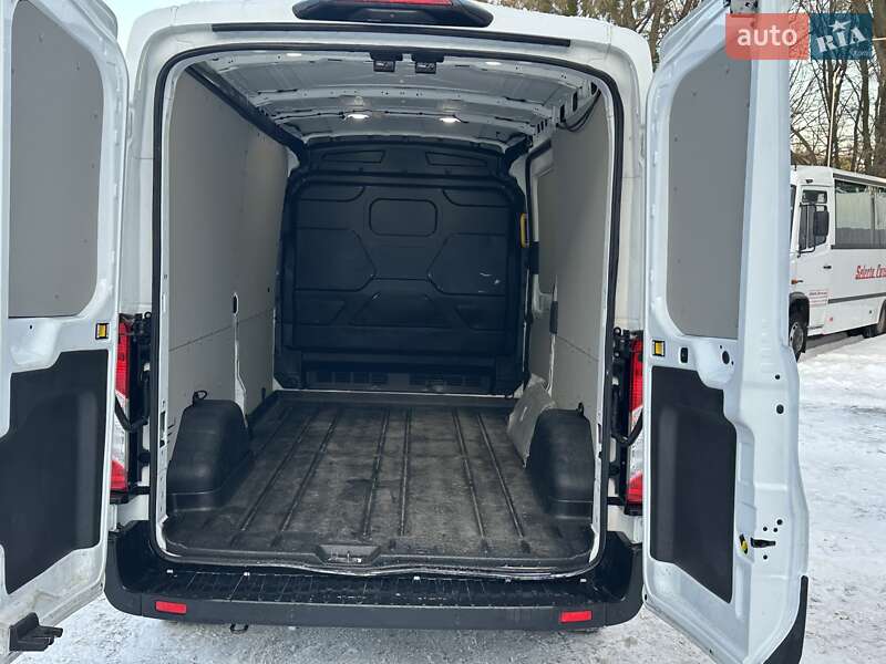 Грузовой фургон Ford Transit 2021 в Ирпене