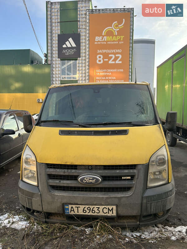 Вантажний фургон Ford Transit 2007 в Івано-Франківську