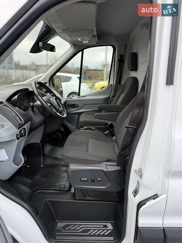 Вантажний фургон Ford Transit 2019 в Рівному