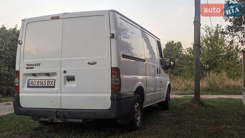 Вантажний фургон Ford Transit 2008 в Зняцеві