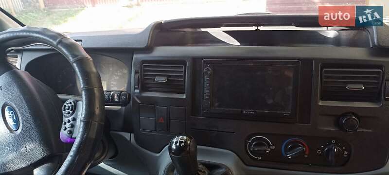 Вантажний фургон Ford Transit 2008 в Зняцеві