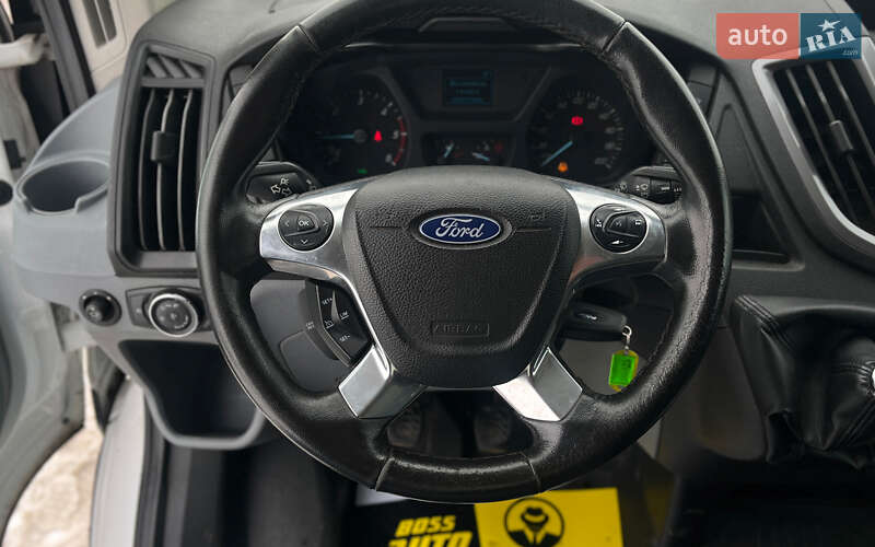 Вантажний фургон Ford Transit 2019 в Мукачевому