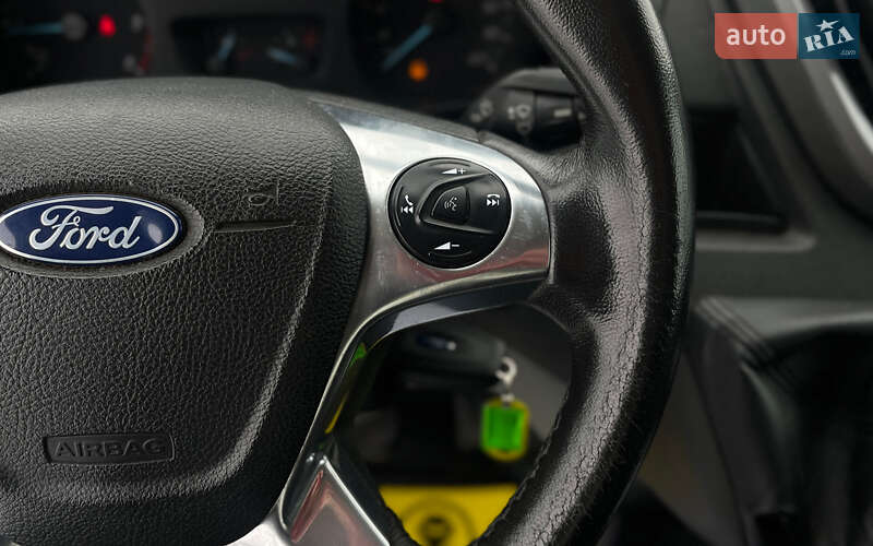 Вантажний фургон Ford Transit 2019 в Мукачевому