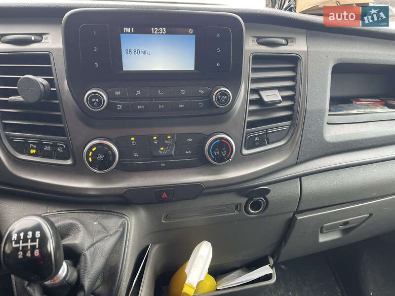 Вантажний фургон Ford Transit 2019 в Попільні