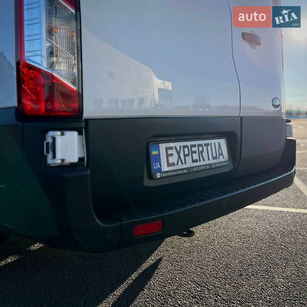 Вантажний фургон Ford Transit 2019 в Києві