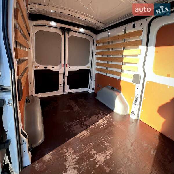 Вантажний фургон Ford Transit 2019 в Києві