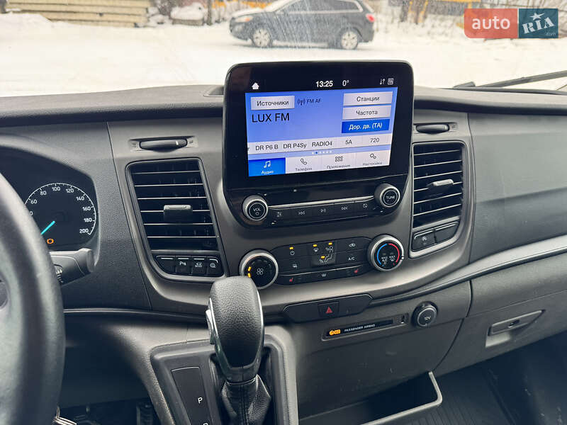 Вантажний фургон Ford Transit 2021 в Тернополі