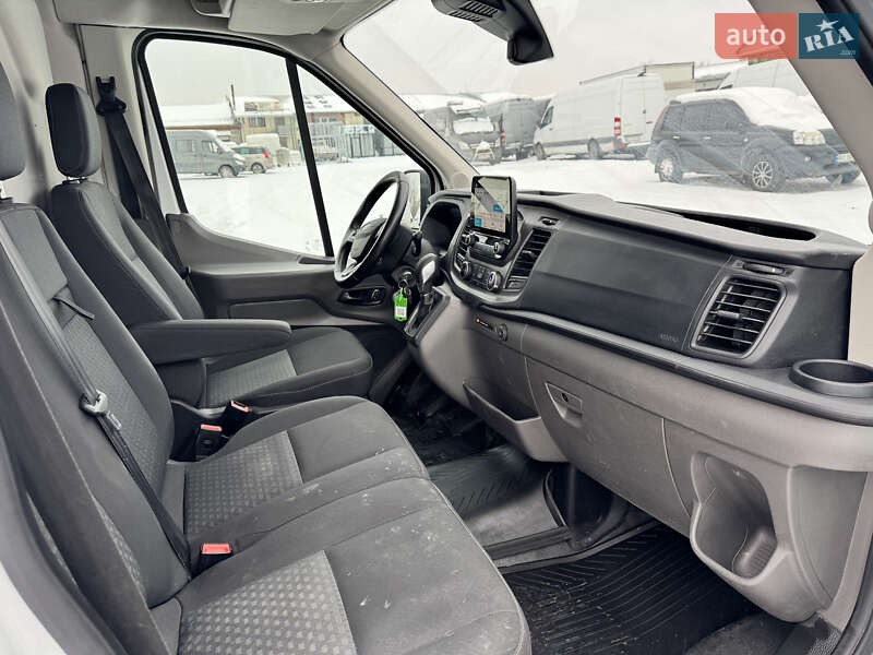 Вантажний фургон Ford Transit 2021 в Тернополі