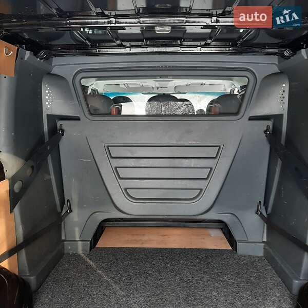 Вантажопасажирський фургон Ford Transit 2011 в Полтаві
