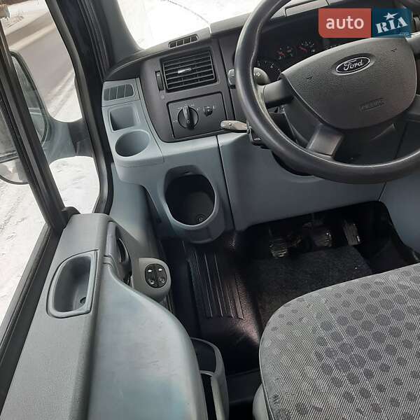 Вантажопасажирський фургон Ford Transit 2011 в Полтаві