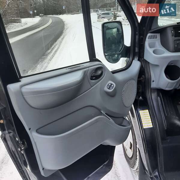 Вантажопасажирський фургон Ford Transit 2011 в Полтаві