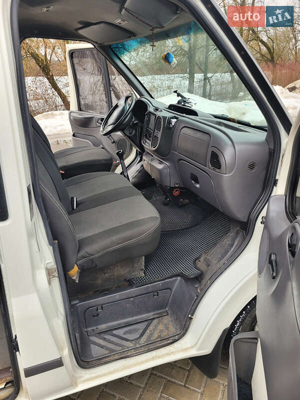 Грузопассажирский фургон Ford Transit 2003 в Старой Выжевке