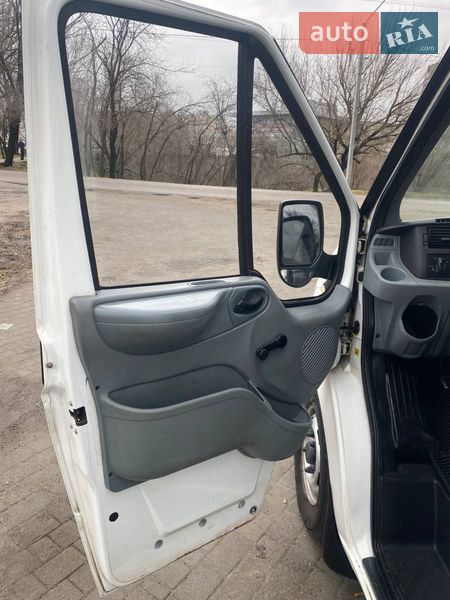 Вантажний фургон Ford Transit 2006 в Запоріжжі
