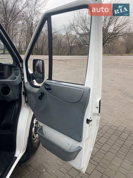 Вантажний фургон Ford Transit 2006 в Запоріжжі