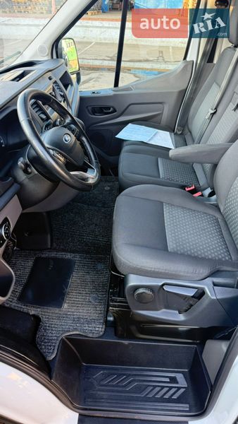 Вантажний фургон Ford Transit 2020 в Луцьку