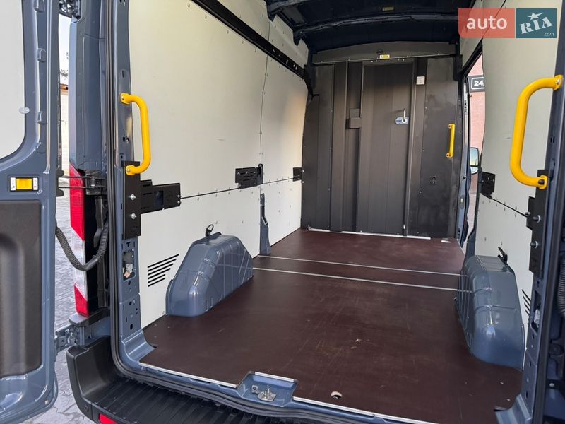 Грузовой фургон Ford Transit 2021 в Ирпене