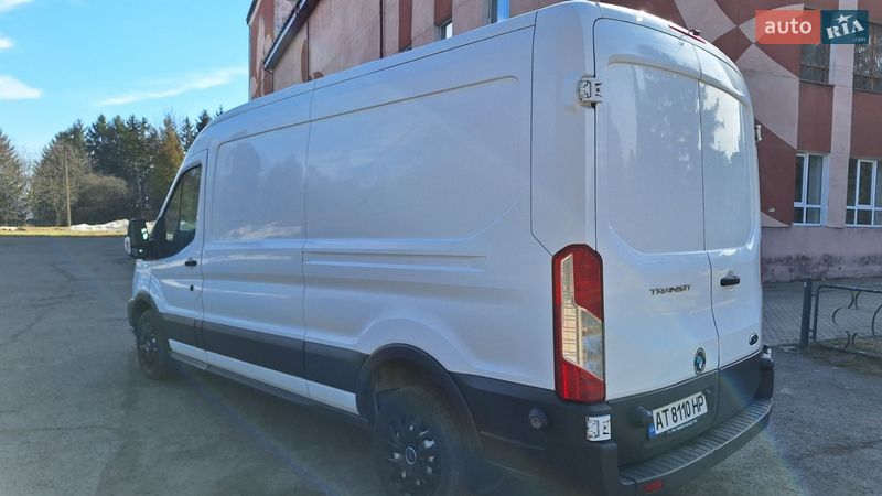 Грузовой фургон Ford Transit 2016 в Бурштыне