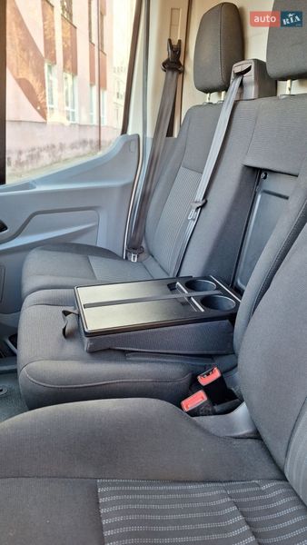Грузовой фургон Ford Transit 2016 в Бурштыне