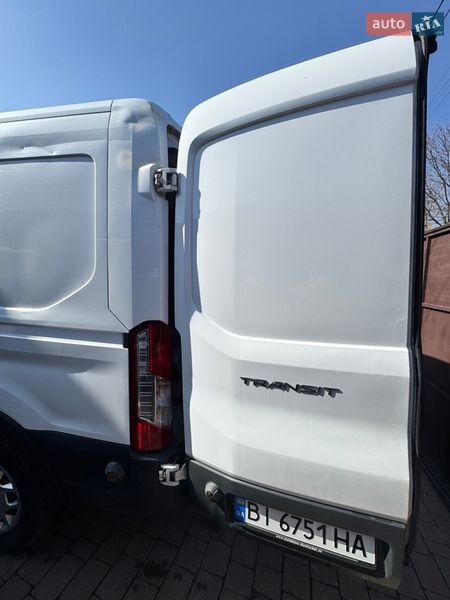 Вантажний фургон Ford Transit 2017 в Полтаві