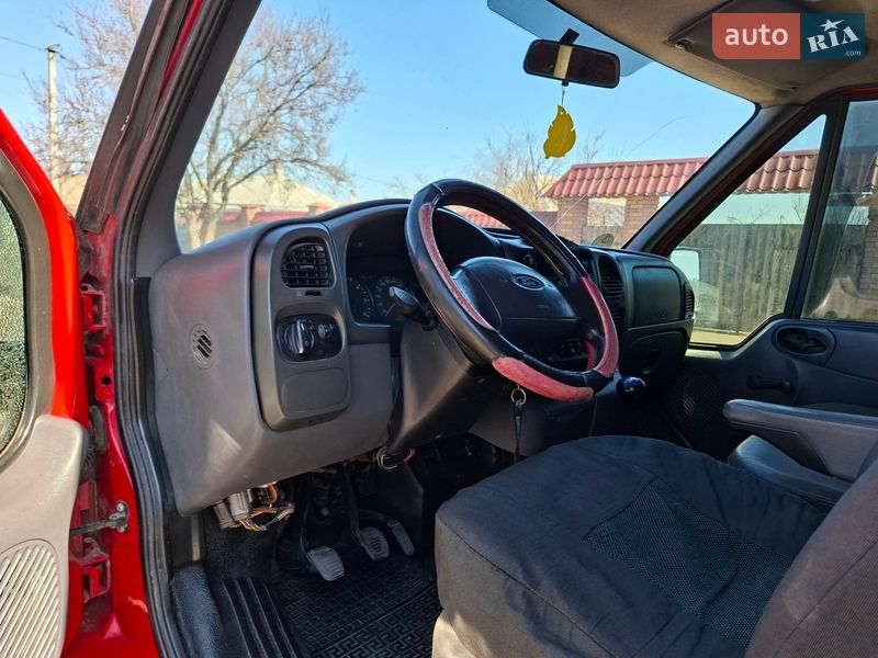 Грузовой фургон Ford Transit 2002 в Николаеве